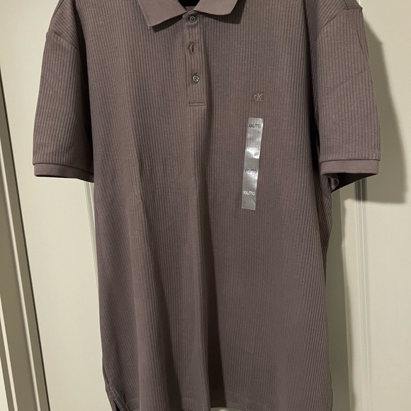 Calvin Klein - Picture 2 of 6